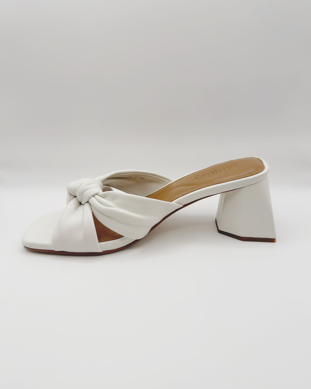 Megan - 62 Knotted Mule