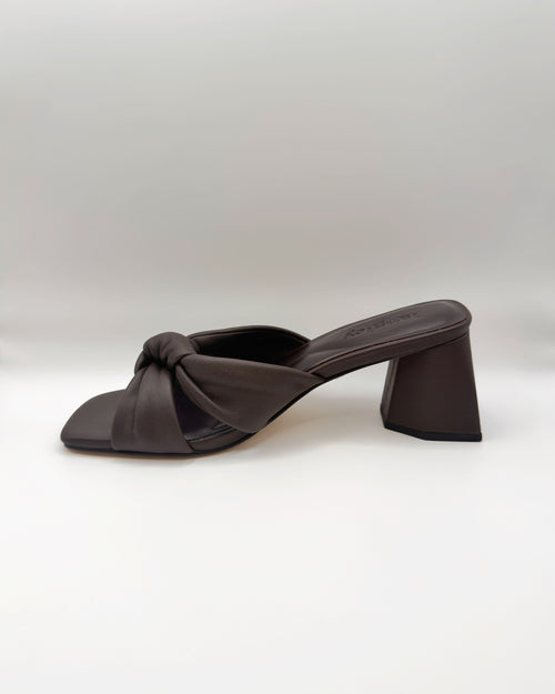 Megan - 62 Knotted Mule